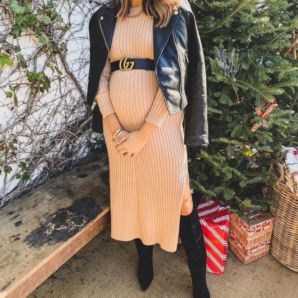 Chic ribbed sweaterdress